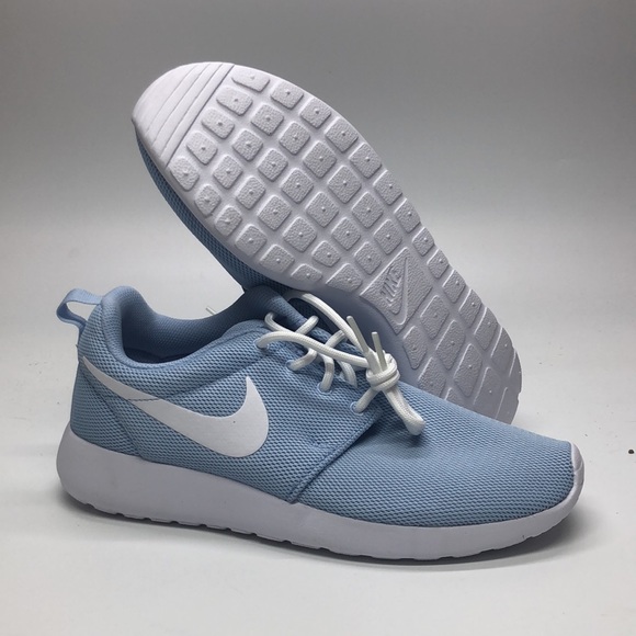 Women’s Nike Roshe One Blue/White 844994-407 New with Box - Picture 2 of 6